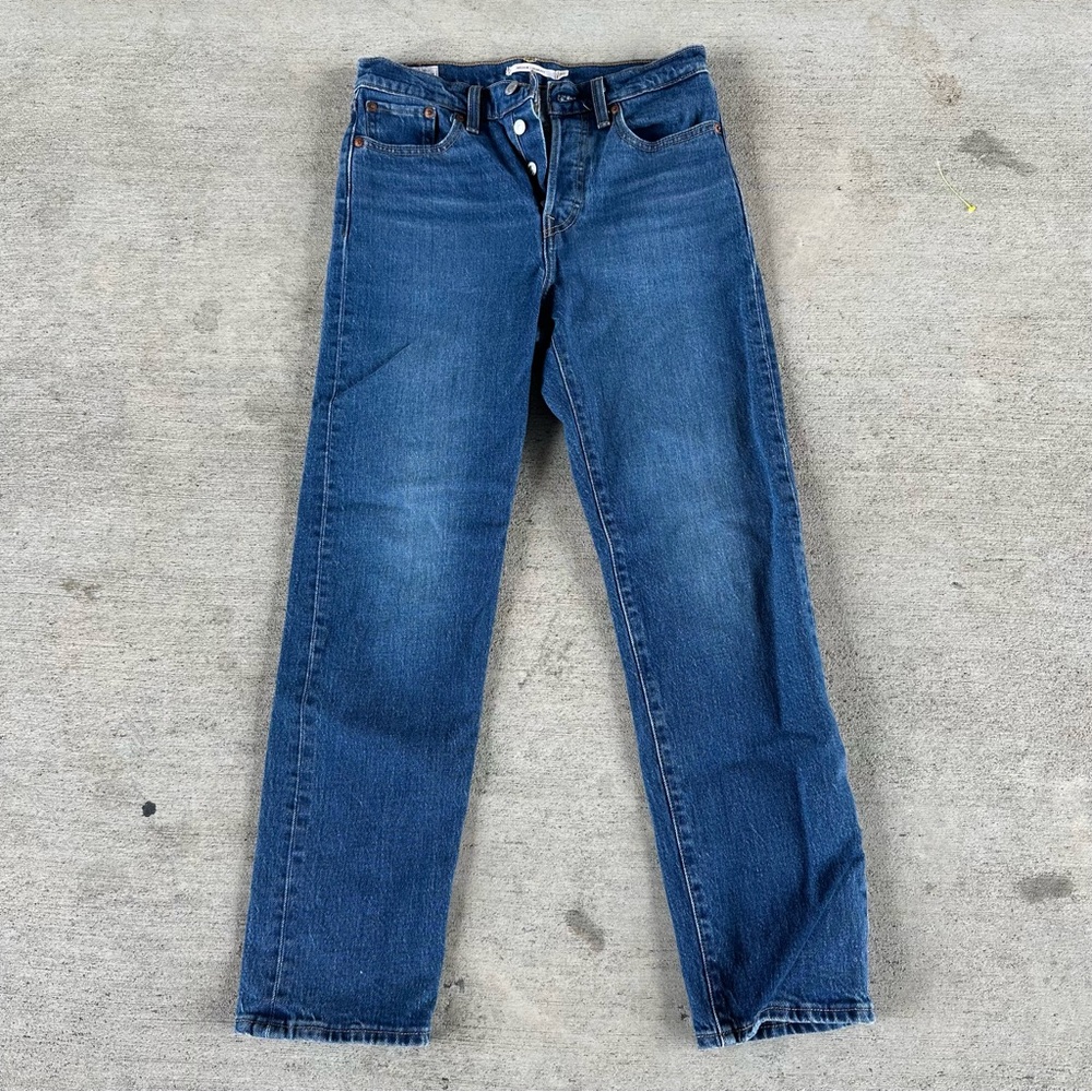 Levi’s “Wedgie Straight” Buttonfly Jeans Size 26